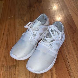 Adidias women’s shoes